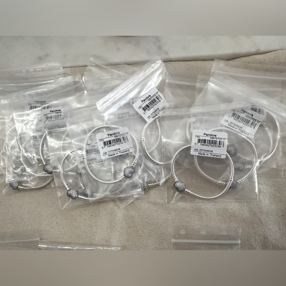 PANDORA Moments Sparkling Heart Clasp Snake Chain Bracelet - Picture 8 of 8